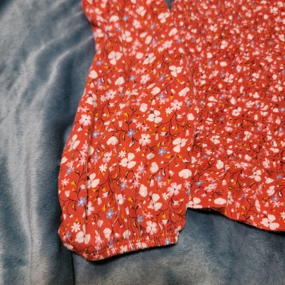 Old Navy Girls Salmon Floral Blouse Long Sleeve Smocked Styled Size 14/16 - Picture 3 of 10